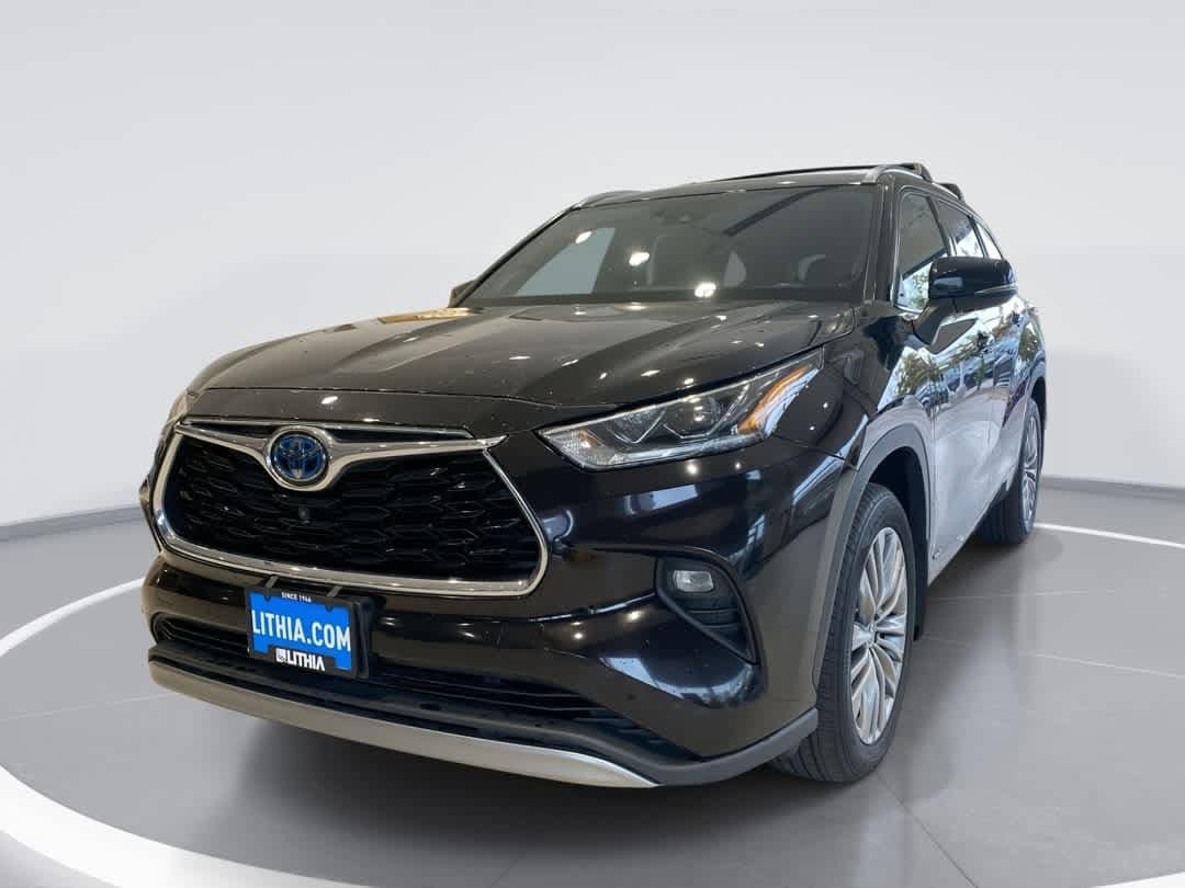 2020 Toyota Highlander Platinum Hybrid 4x4's photo