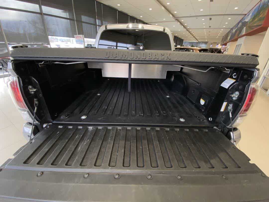 Thumbnail: 2020 Toyota Tacoma - 24