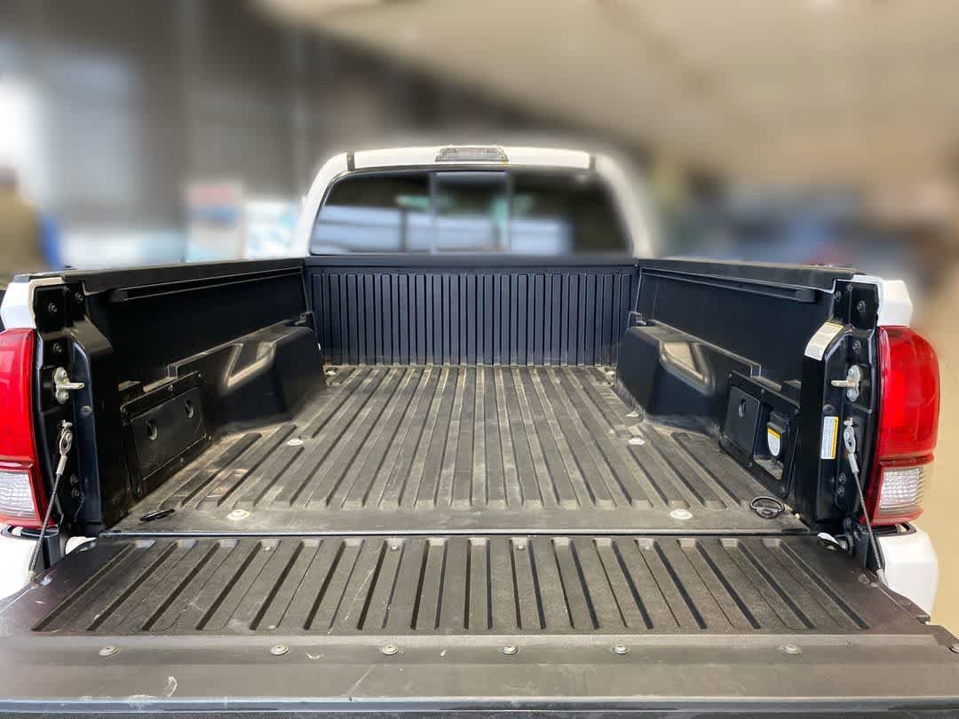 Thumbnail: 2018 Toyota Tacoma - 22