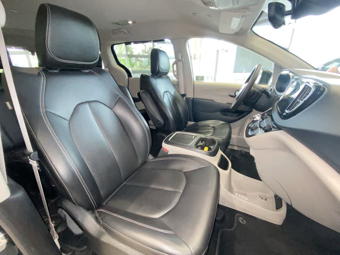 Thumbnail: 2023 Chrysler Pacifica - 26