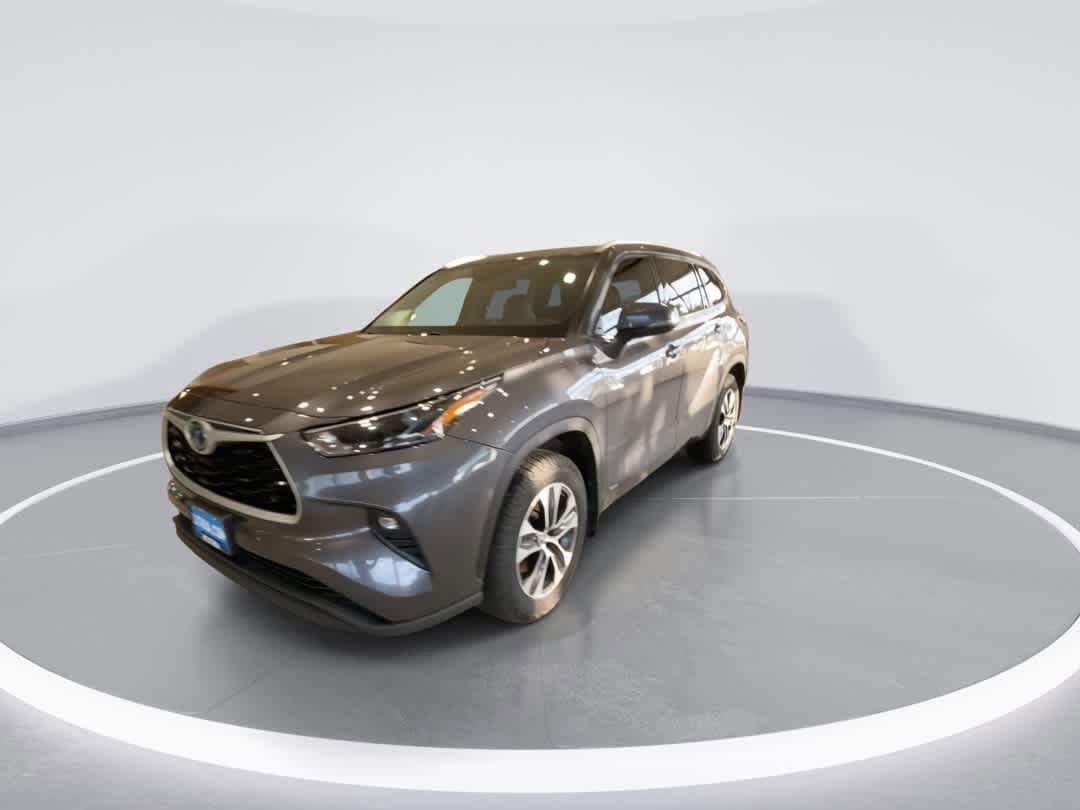 Thumbnail: 2022 Toyota Highlander - 3