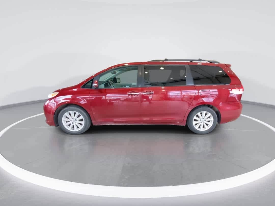 Thumbnail: 2014 Toyota Sienna - 5