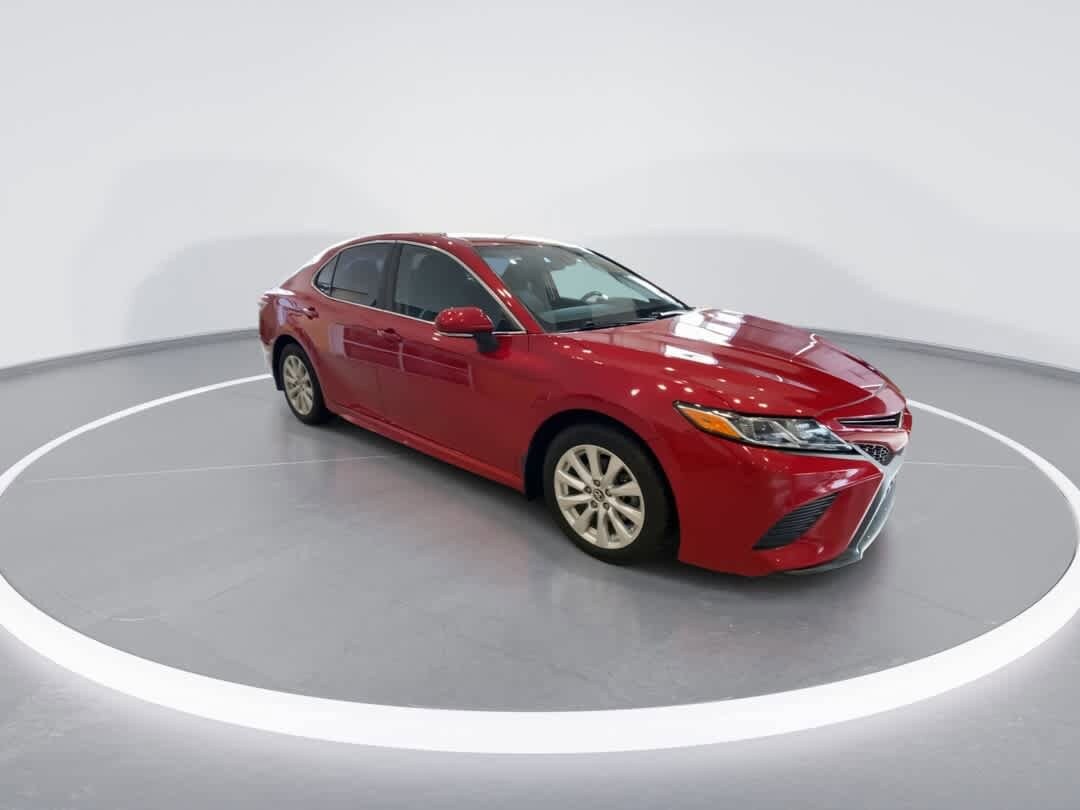 2020 Toyota Camry SE photo 2