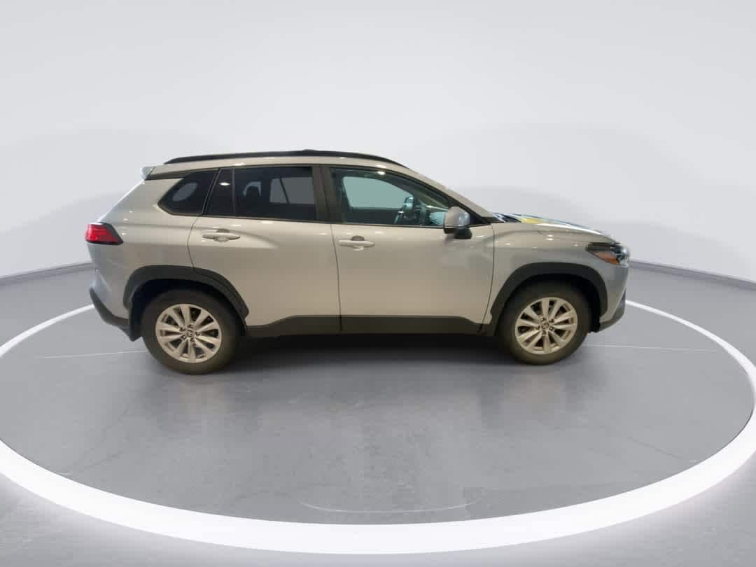 Thumbnail: 2022 Toyota Corolla Cross - 9