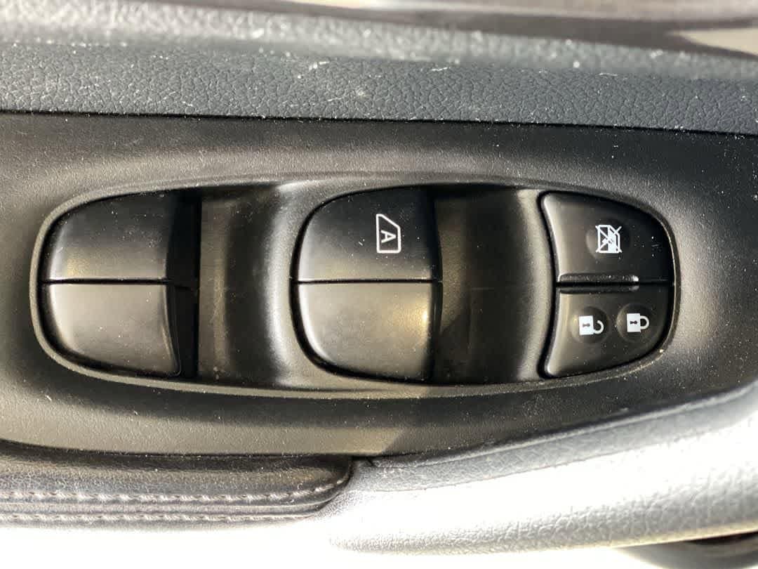 Thumbnail: 2020 Nissan Rogue - 16