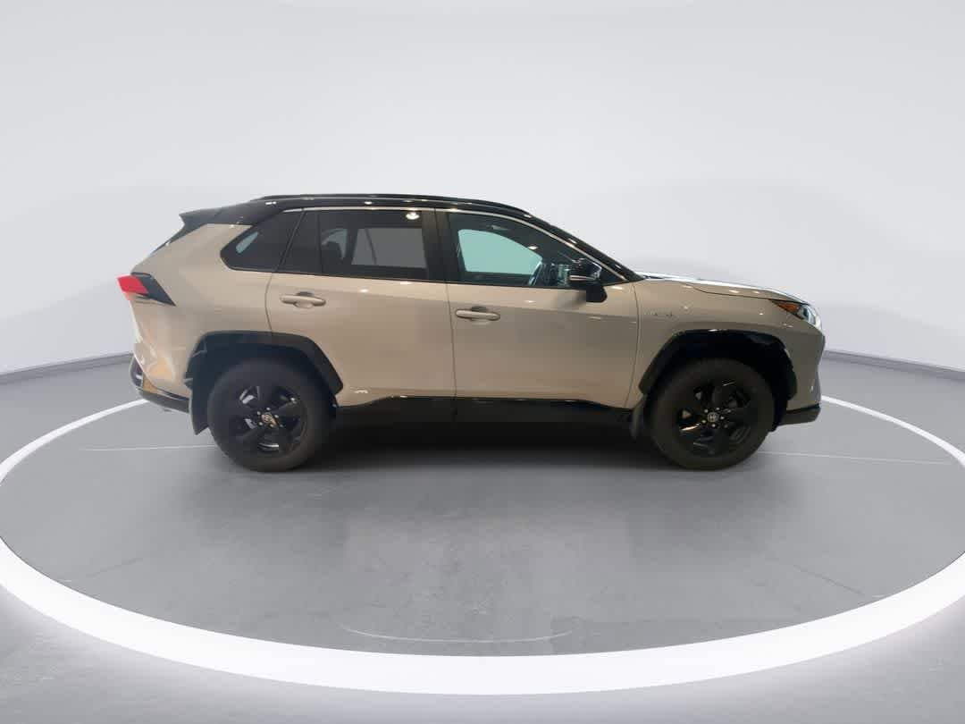 Thumbnail: 2021 Toyota RAV4 - 9