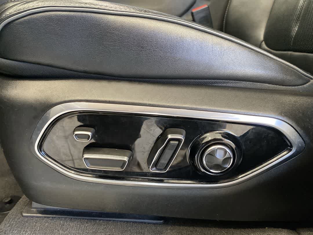 Thumbnail: 2022 Jeep Grand Cherokee - 14