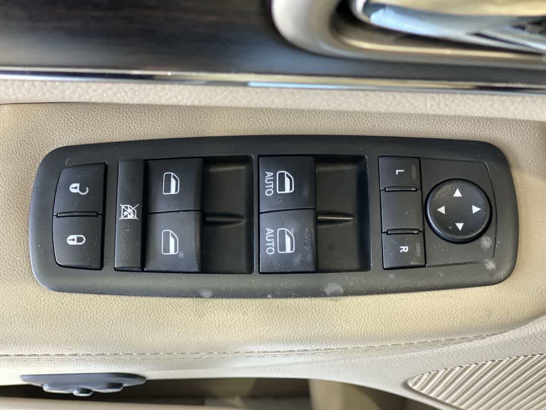 Thumbnail: 2014 Jeep Grand Cherokee - 16