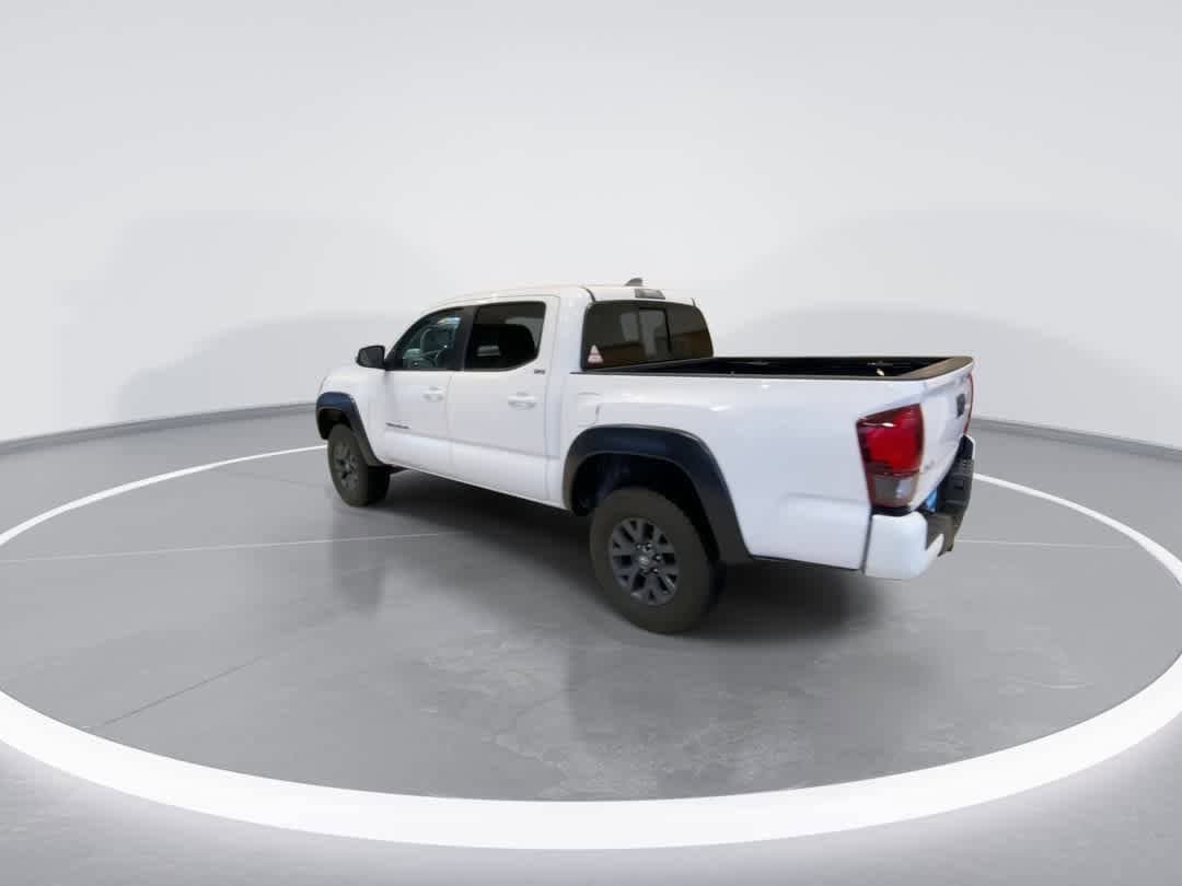 Thumbnail: 2022 Toyota Tacoma - 6