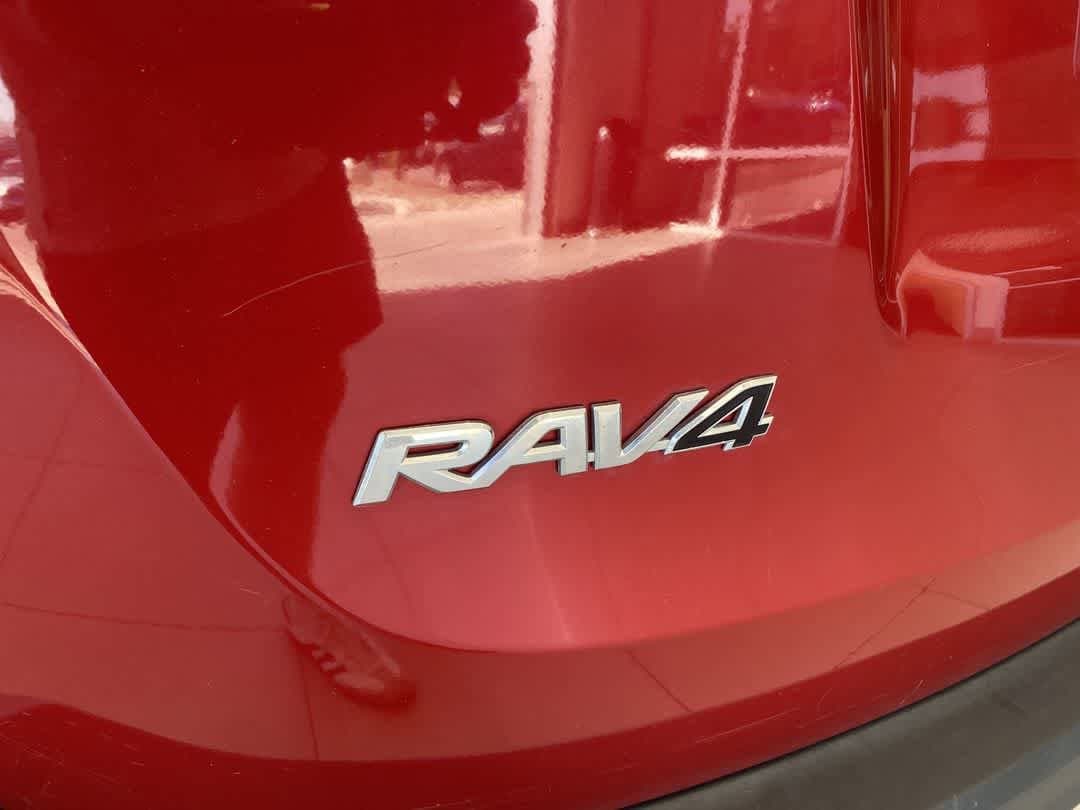 Thumbnail: 2014 Toyota RAV4 - 10