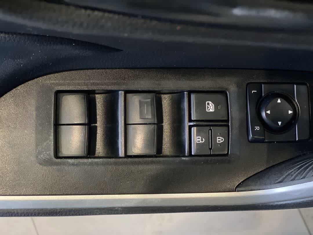 Thumbnail: 2021 Toyota RAV4 - 16