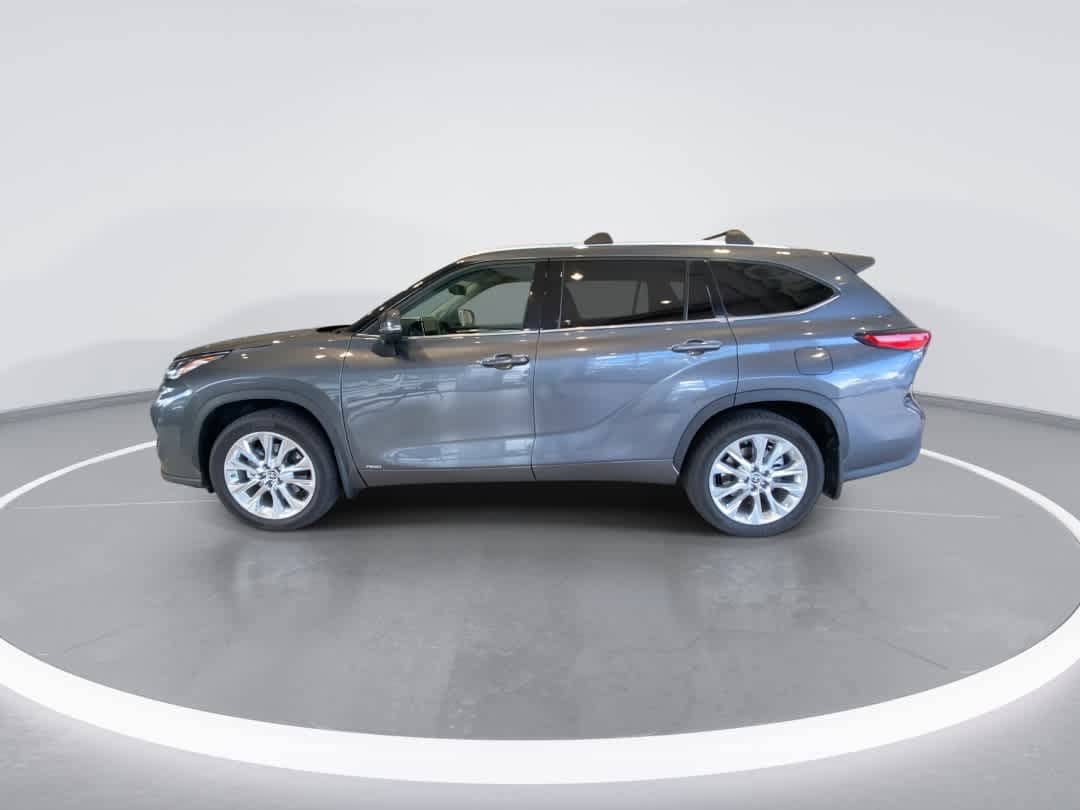 Thumbnail: 2023 Toyota Highlander - 5