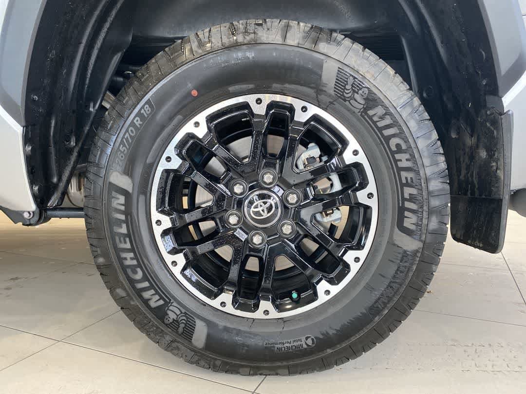 Thumbnail: 2025 Toyota Tundra - 12