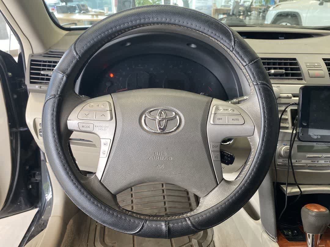 Thumbnail: 2011 Toyota Camry - 16