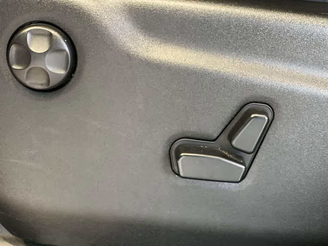 Thumbnail: 2015 Jeep Grand Cherokee - 15