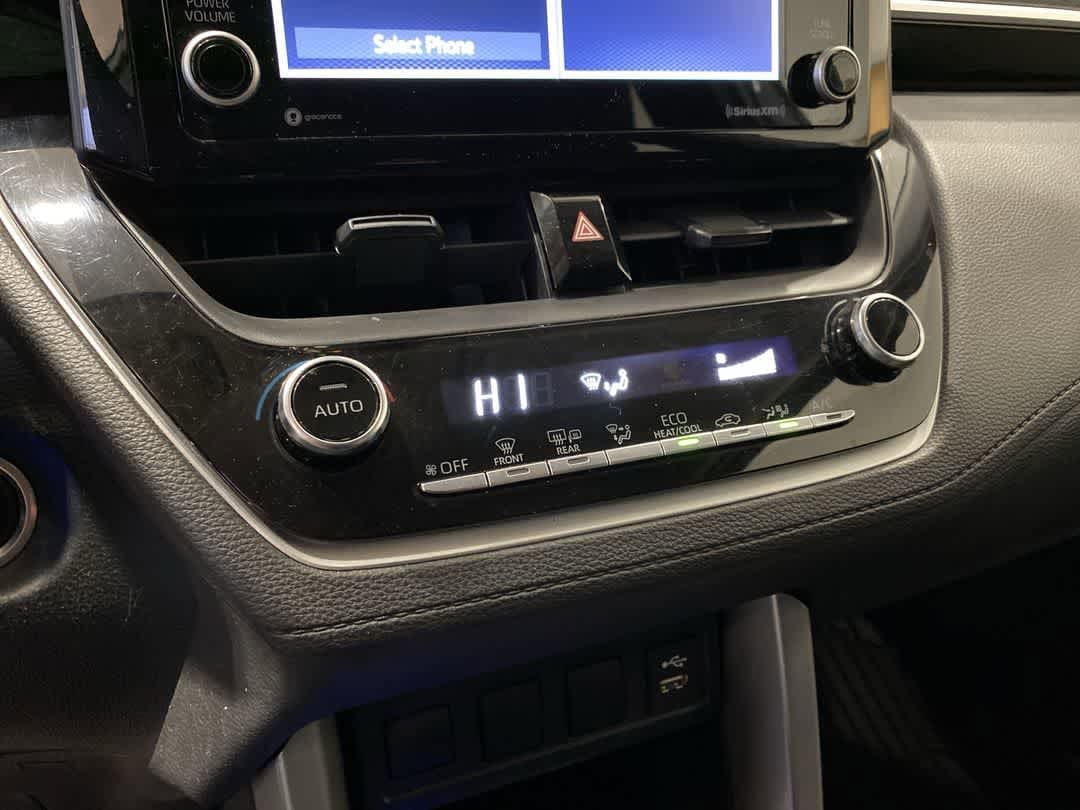 Thumbnail: 2022 Toyota Corolla Cross - 18