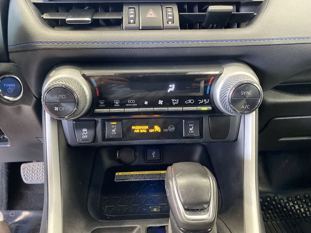 Thumbnail: 2021 Toyota RAV4 - 22