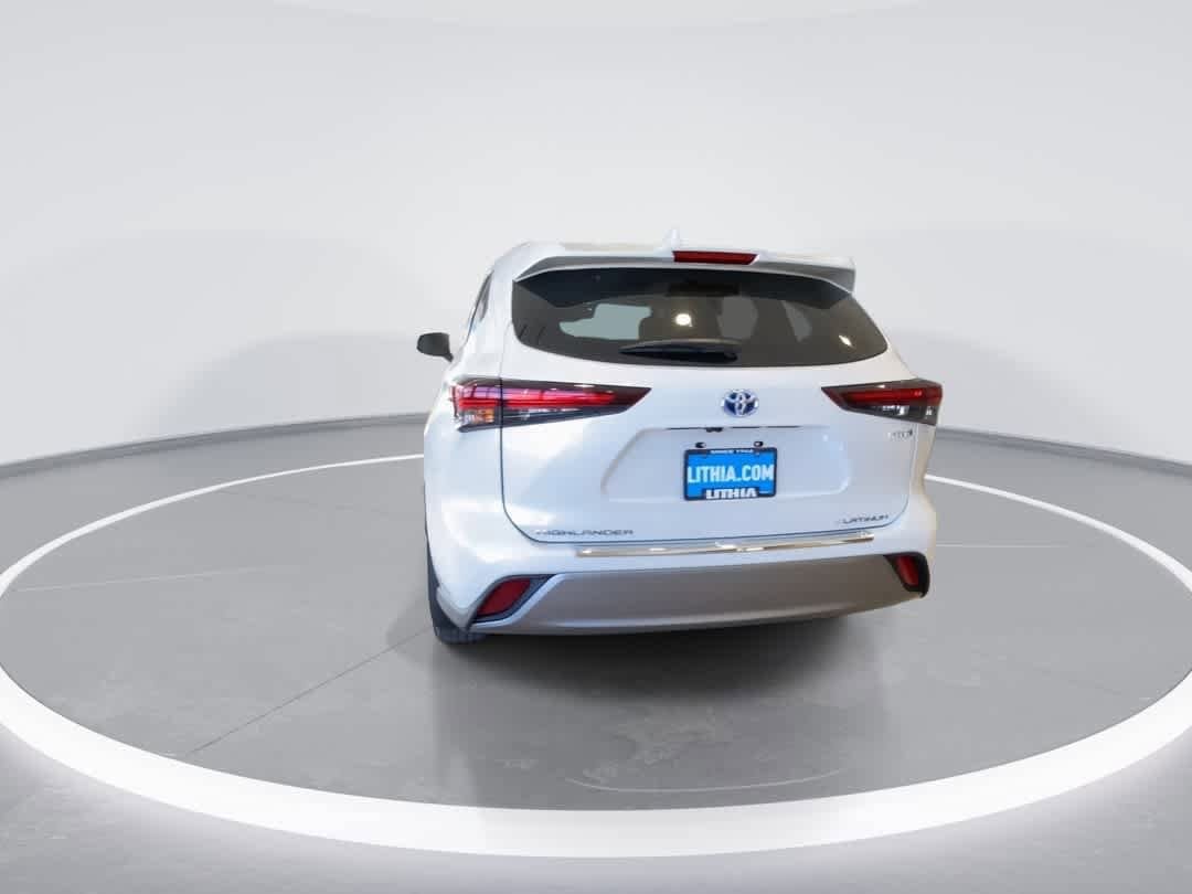 Thumbnail: 2024 Toyota Highlander - 7
