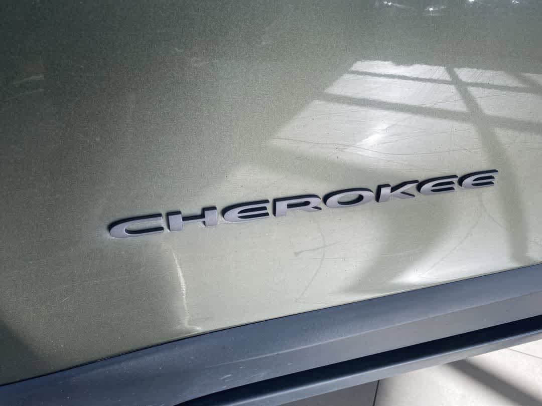 Thumbnail: 2019 Jeep Cherokee - 10