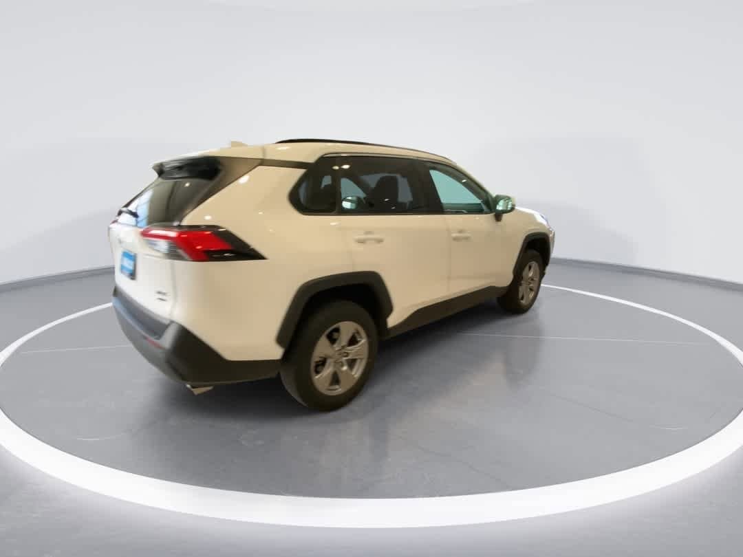 Thumbnail: 2025 Toyota RAV4 - 8