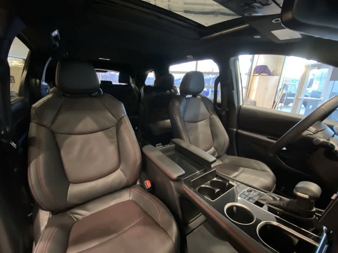 Thumbnail: 2025 Toyota Sienna - 27