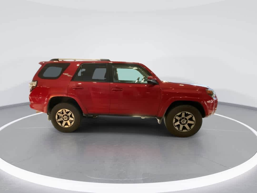 Thumbnail: 2017 Toyota 4Runner - 9