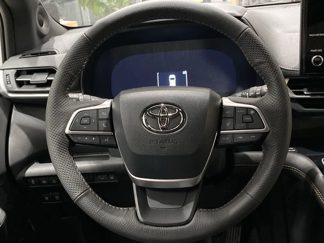 Thumbnail: 2026 Toyota Sienna - 17