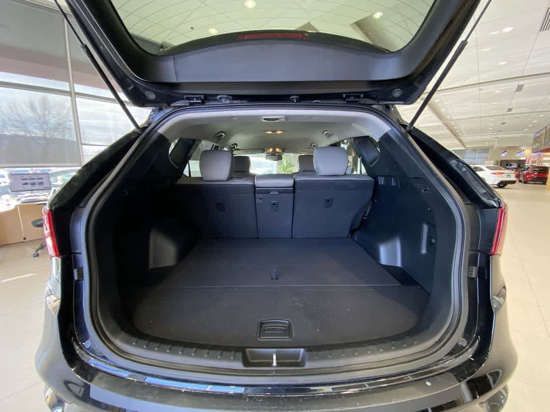 Thumbnail: 2017 Hyundai Santa Fe - 25