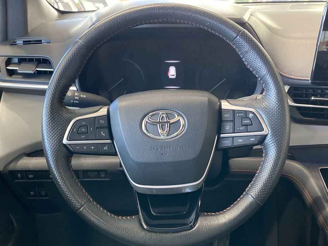 Thumbnail: 2022 Toyota Sienna - 17
