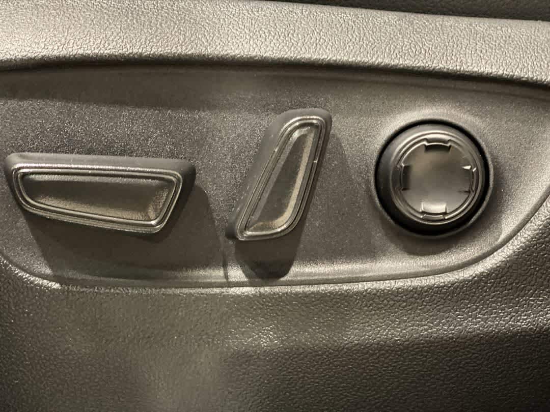 Thumbnail: 2025 Toyota Sienna - 14