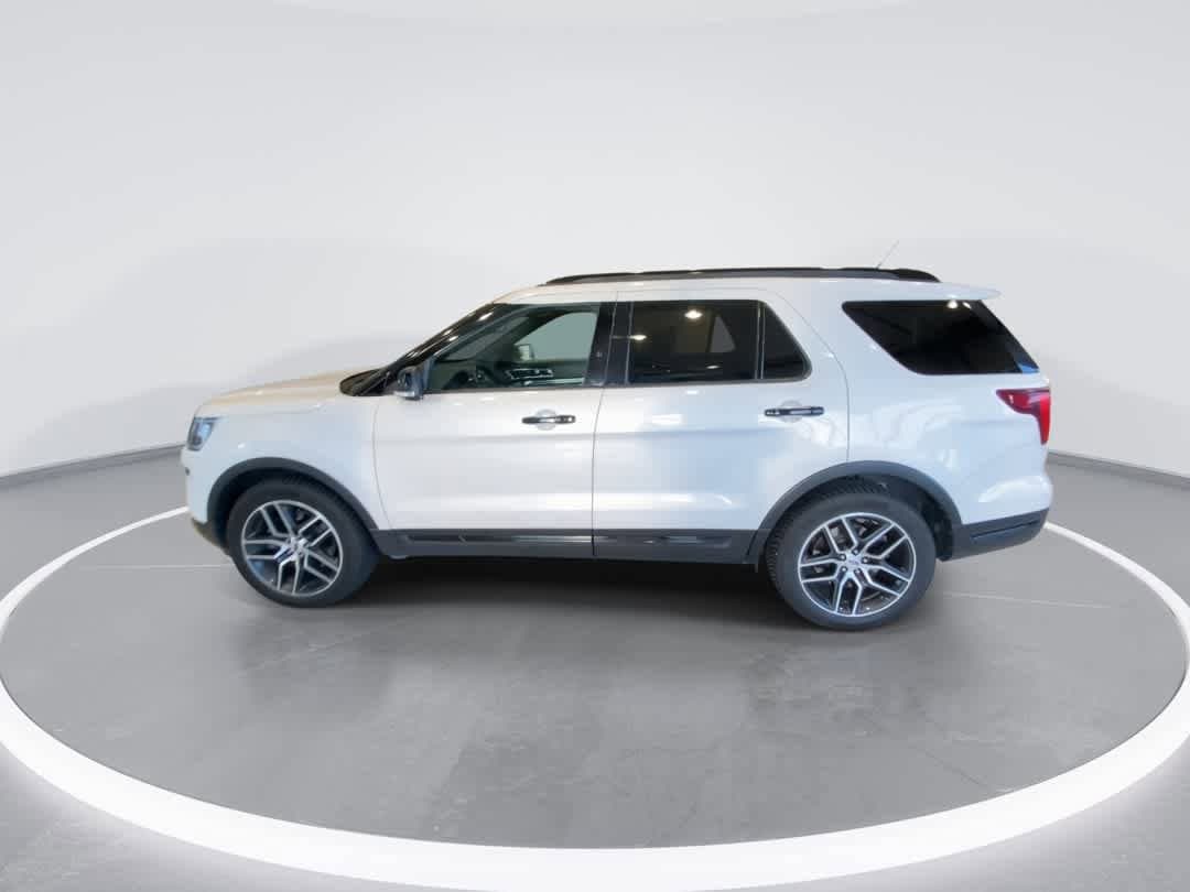 Thumbnail: 2019 Ford Explorer - 5