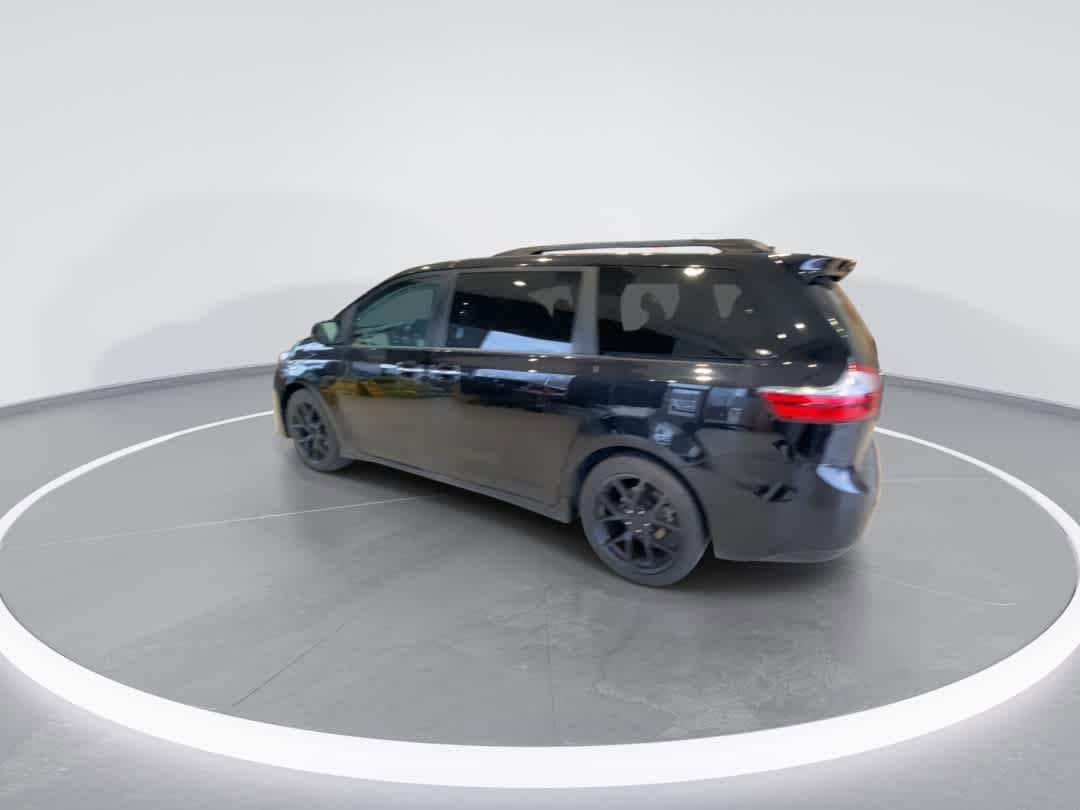 Thumbnail: 2020 Toyota Sienna - 6