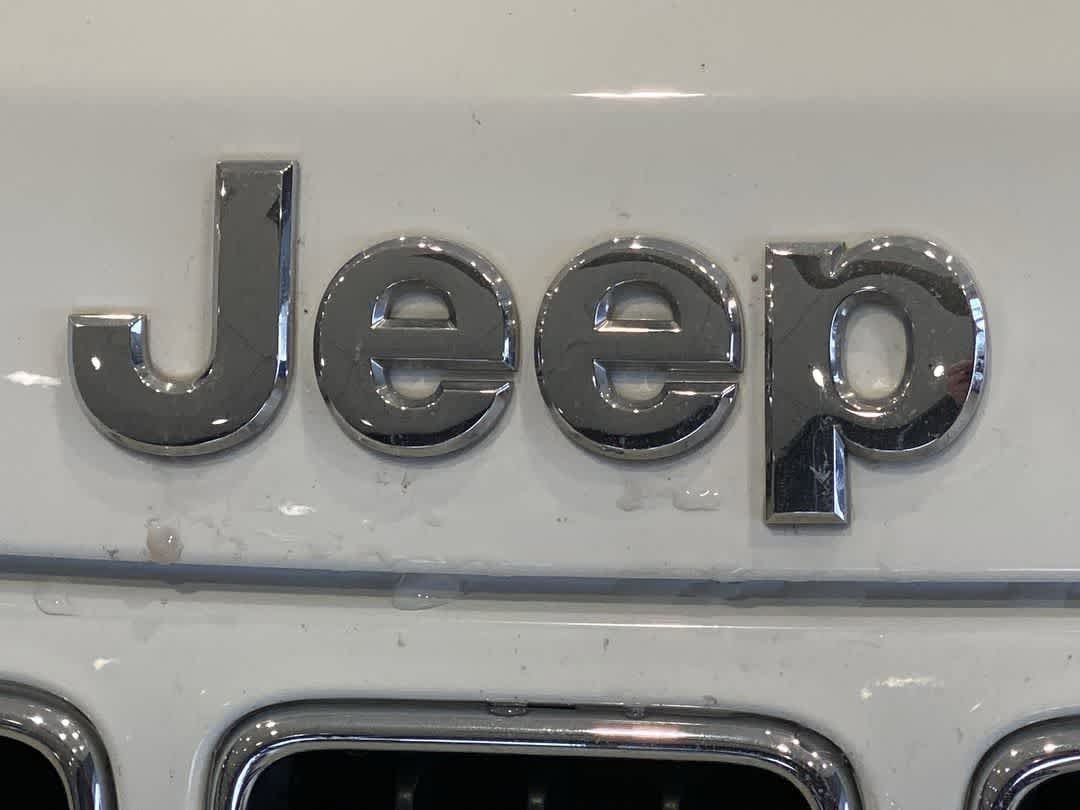 Thumbnail: 2015 Jeep Grand Cherokee - 10