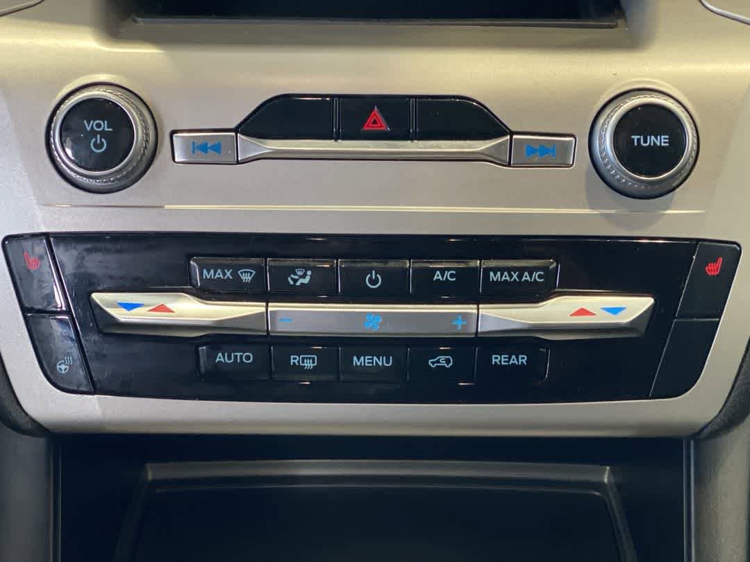 Thumbnail: 2022 Ford Explorer - 21