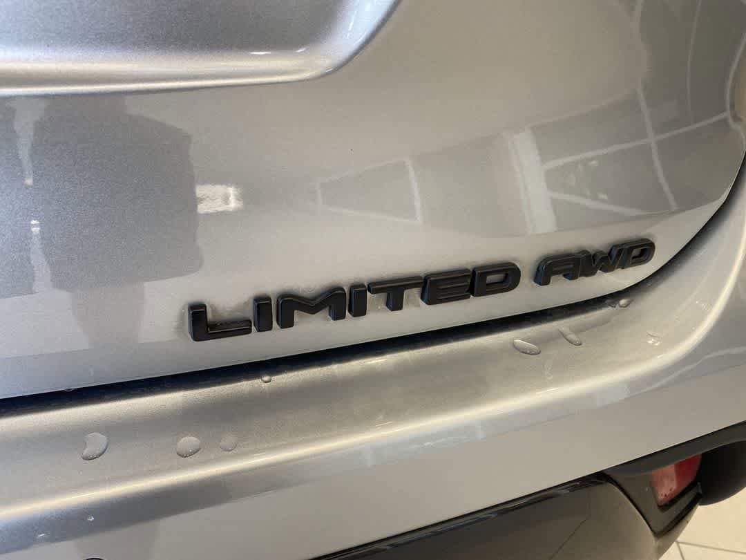 Thumbnail: 2022 Toyota Highlander - 11
