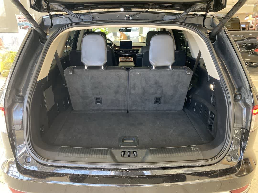 Thumbnail: 2022 Lincoln Aviator - 25