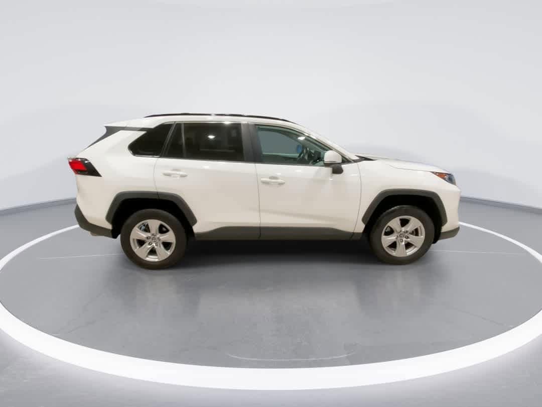 Thumbnail: 2021 Toyota RAV4 - 9