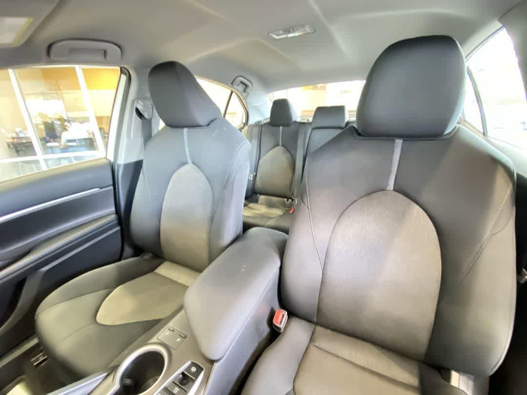 Thumbnail: 2022 Toyota Camry - 14