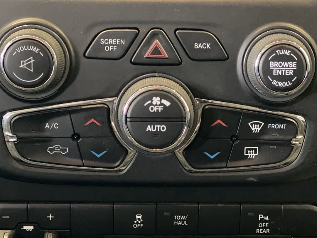 Thumbnail: 2020 RAM 1500 Classic - 21