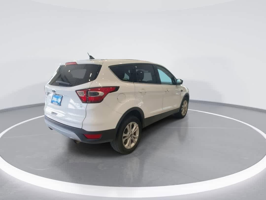 Thumbnail: 2019 Ford Escape - 8