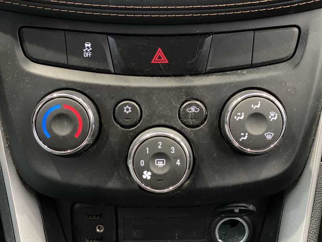 Thumbnail: 2021 Chevrolet Trax - 21