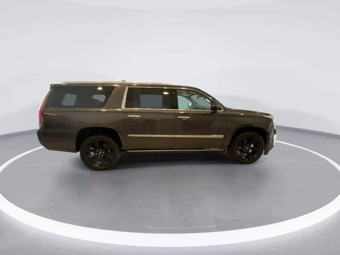 Thumbnail: 2017 Cadillac Escalade - 9