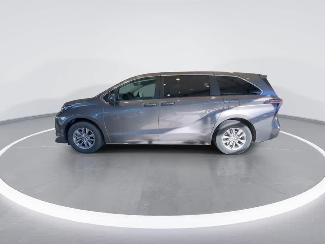 Thumbnail: 2024 Toyota Sienna - 5