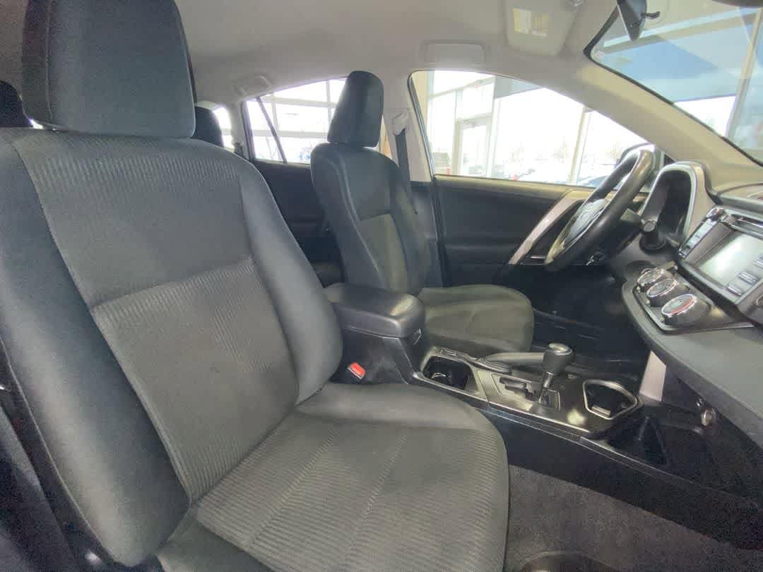 Thumbnail: 2018 Toyota RAV4 - 25