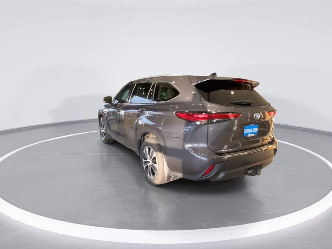 Thumbnail: 2022 Toyota Highlander - 5