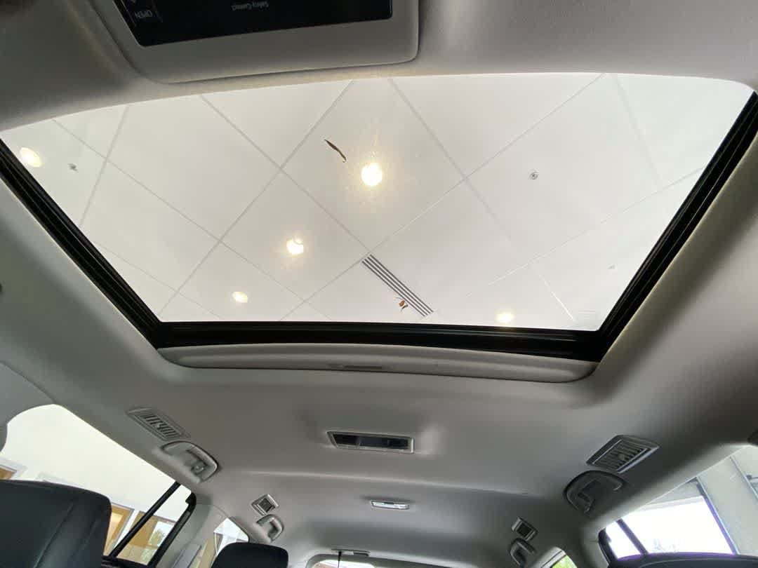 2017 Lexus LX 570 - Photo 23