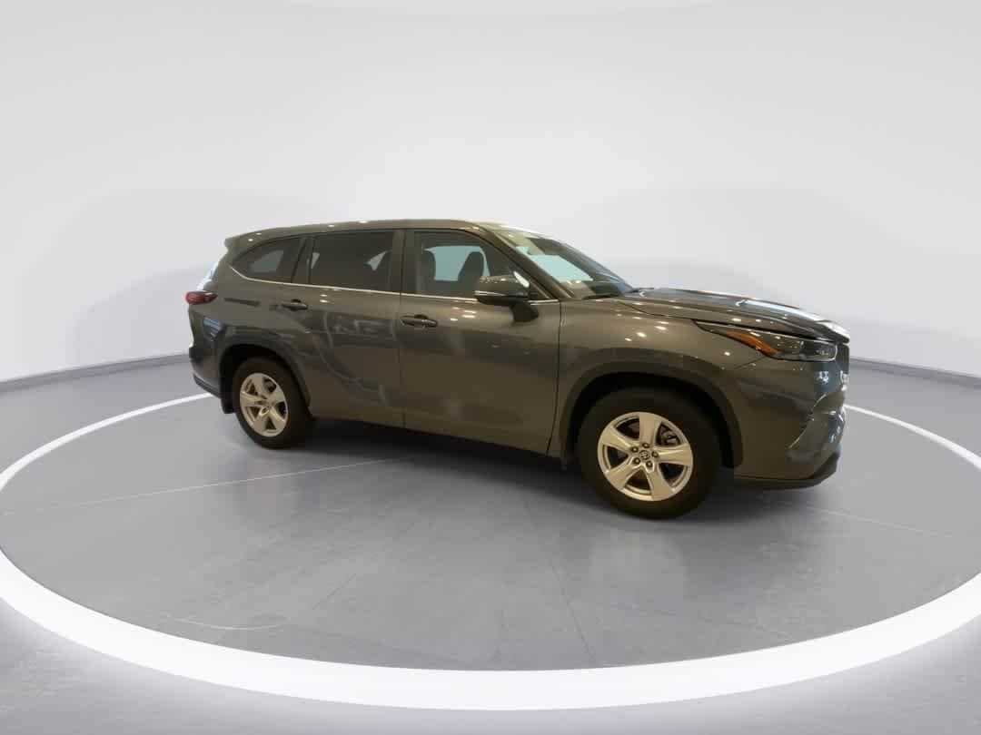 Thumbnail: 2024 Toyota Highlander - 2