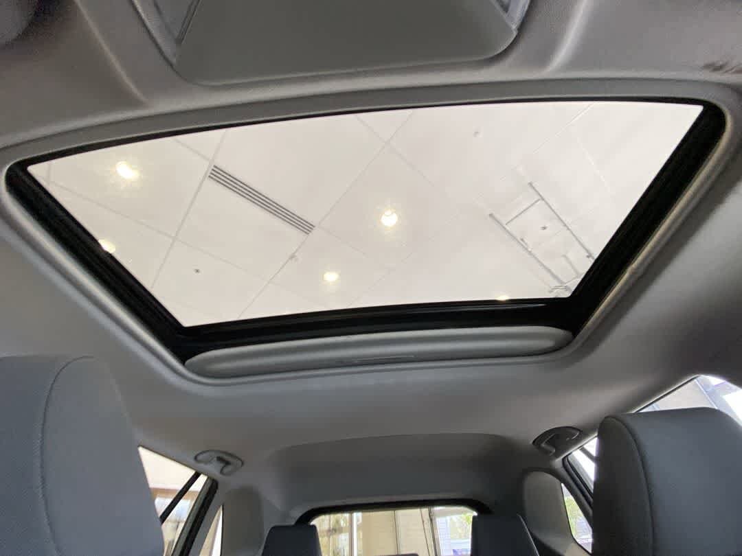 Thumbnail: 2021 Toyota RAV4 - 24