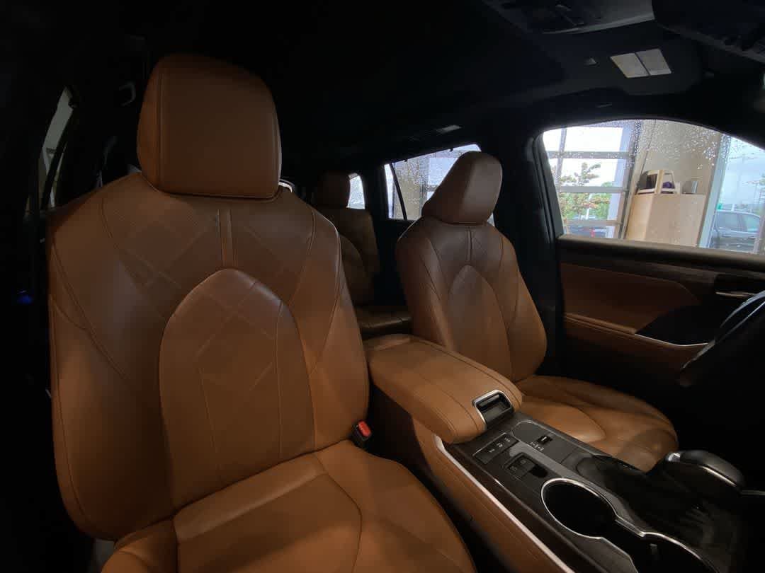Thumbnail: 2020 Toyota Highlander - 29
