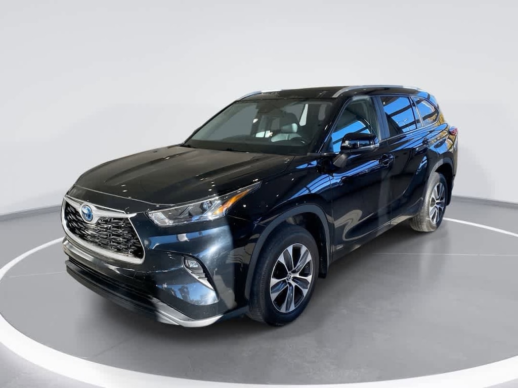 Used 2023 Toyota Highlander Hybrid XLE SUV